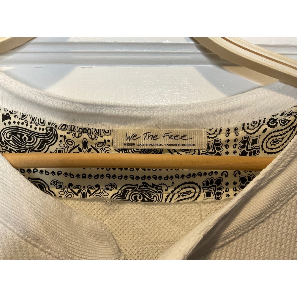 Free People Fall For You Henley Top White Bandana Print Thermal Medium - Picture 5 of 6